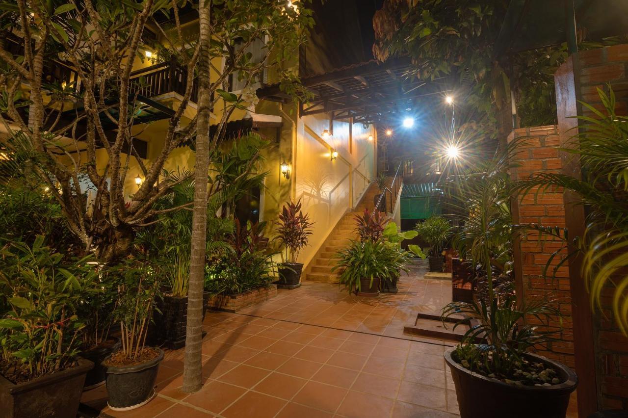 Hotel Ravady D'Angkor Ciudad de Siem Riep Exterior foto